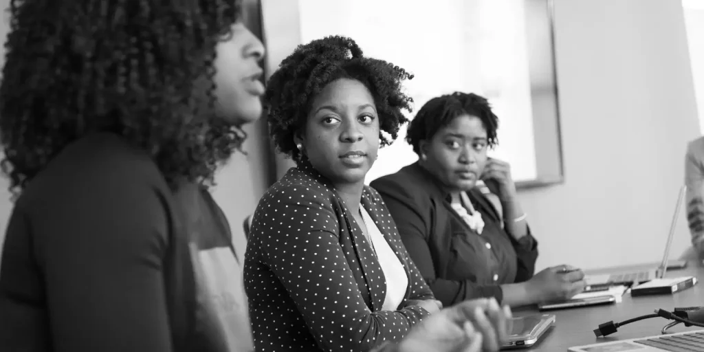 Mulheres negras jovens enfrentam desemprego de quase 25%