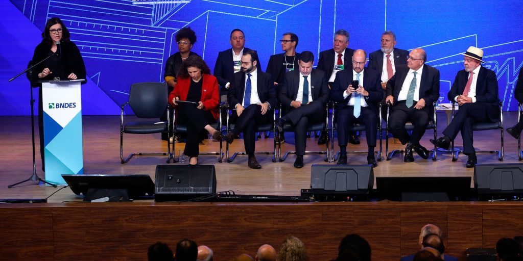 Brasil destina R$ 140 bilhões extras para impulsionar indústria em 2026