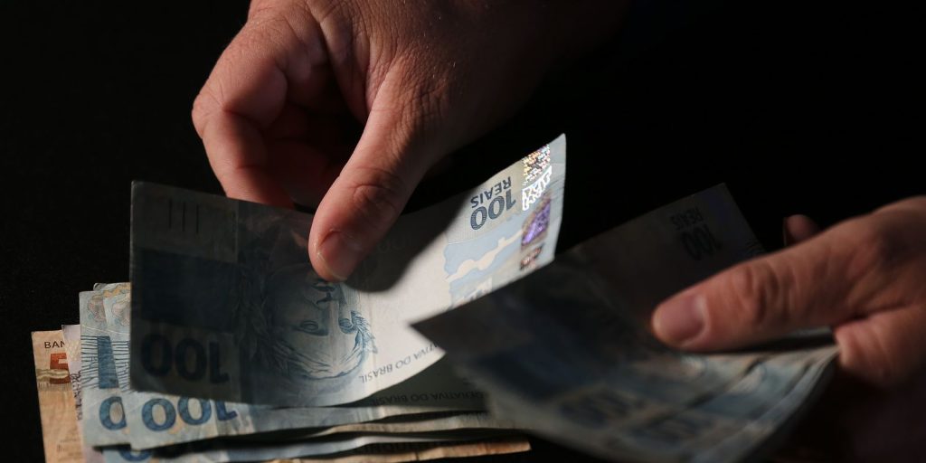 Brasileiros resgatam quase R$ 500 mi em valores dormentes nos bancos