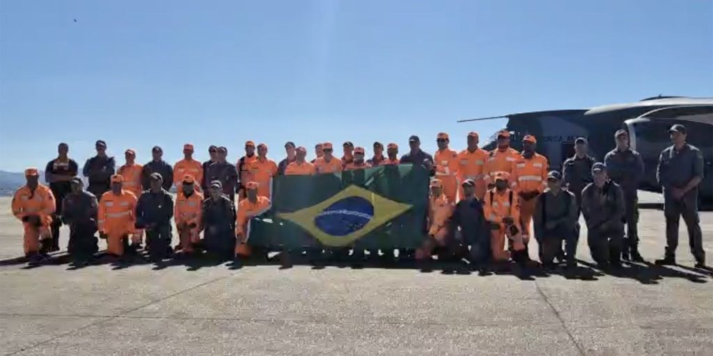 Brasil envia quarto avião com bombeiros para socorrer vítimas na Venezuela