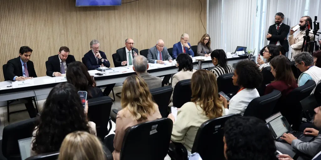 Brasil ativa plano de apoio a setores afetados por novas tarifas americanas