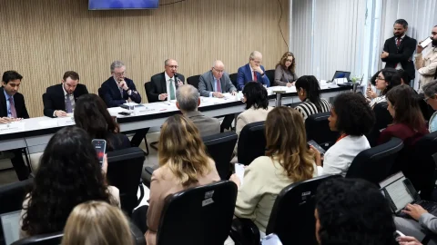 Brasil ativa plano de apoio a setores afetados por novas tarifas americanas