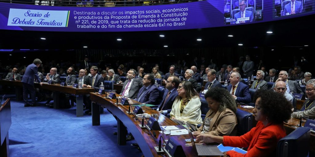 Senado debate PEC que extingue jornada 6×1 em meio a divergências
