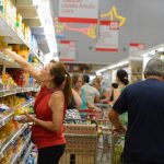 Feijão dispara e cesta básica sobe em 17 capitais durante junho