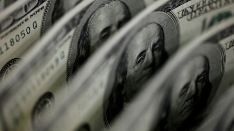 Petróleo em disparada ameniza queda do Ibovespa em sessão volátil