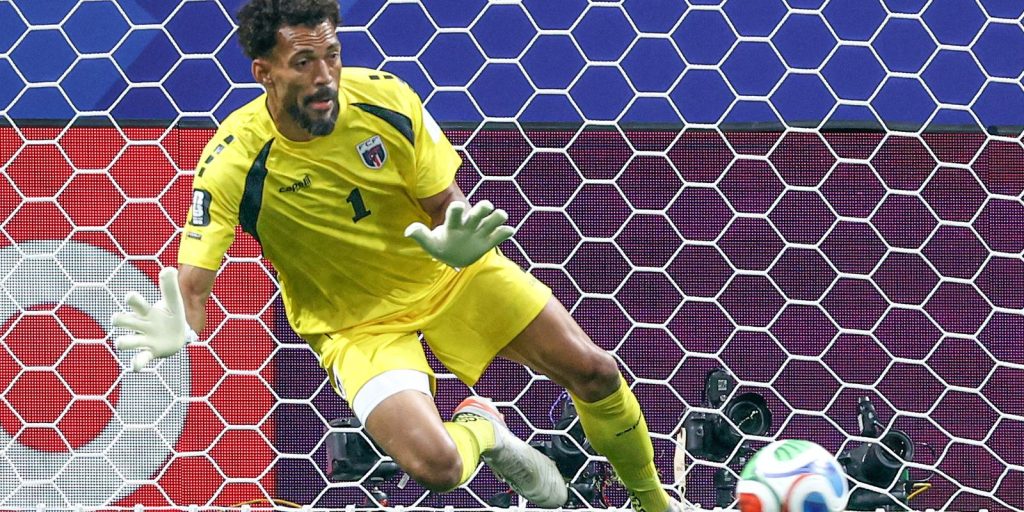 Goleiro cabo-verdiano Vozinha fecha com Colo Colo após destaque na Copa