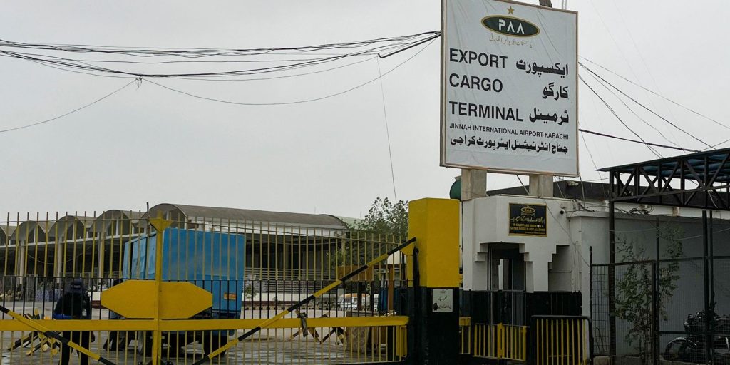 Destroços de cargueiro encontrados no mar do Paquistão
