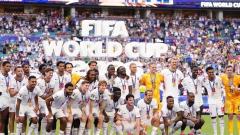 Inglaterra humilha França em jogo de recorde; Mbappé bate Messi em artilharia