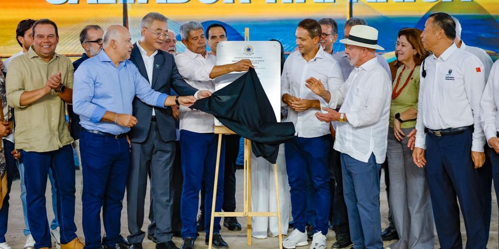 Lula adverte contra especulação imobiliária em Itaparica durante inauguração de ponte
