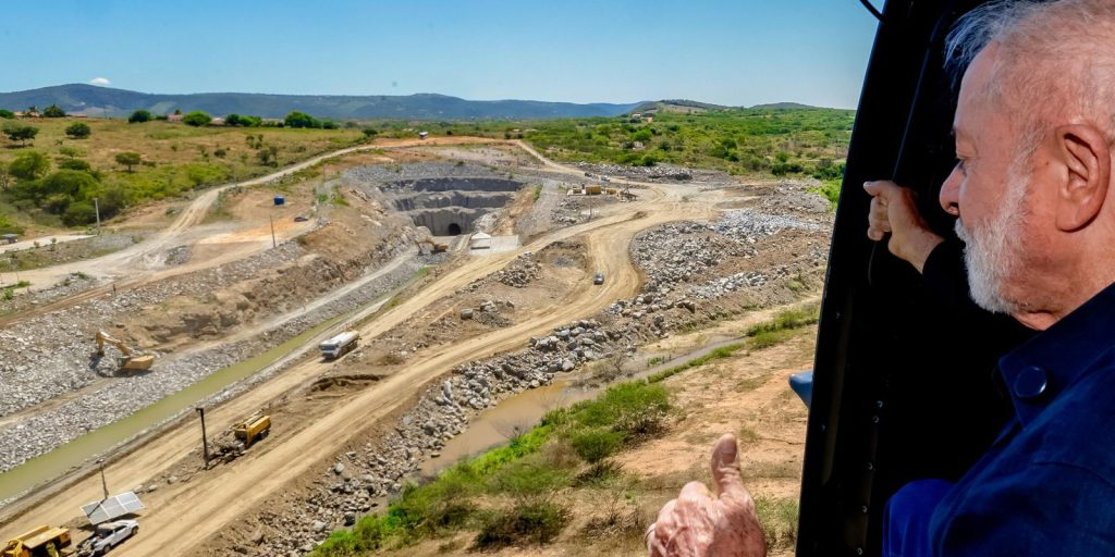 Lula inaugura túnel que leva água do São Francisco ao Rio Grande do Norte