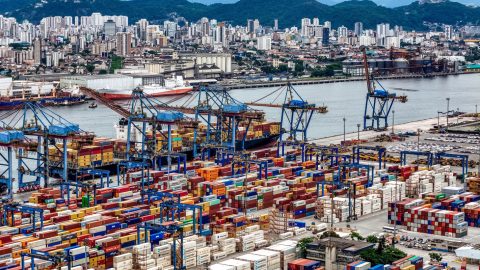Governo lança pacote de R$ 18,5 bi para empresas atingidas por tarifa dos EUA