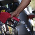 Governo adia decisão sobre aumento de etanol na gasolina