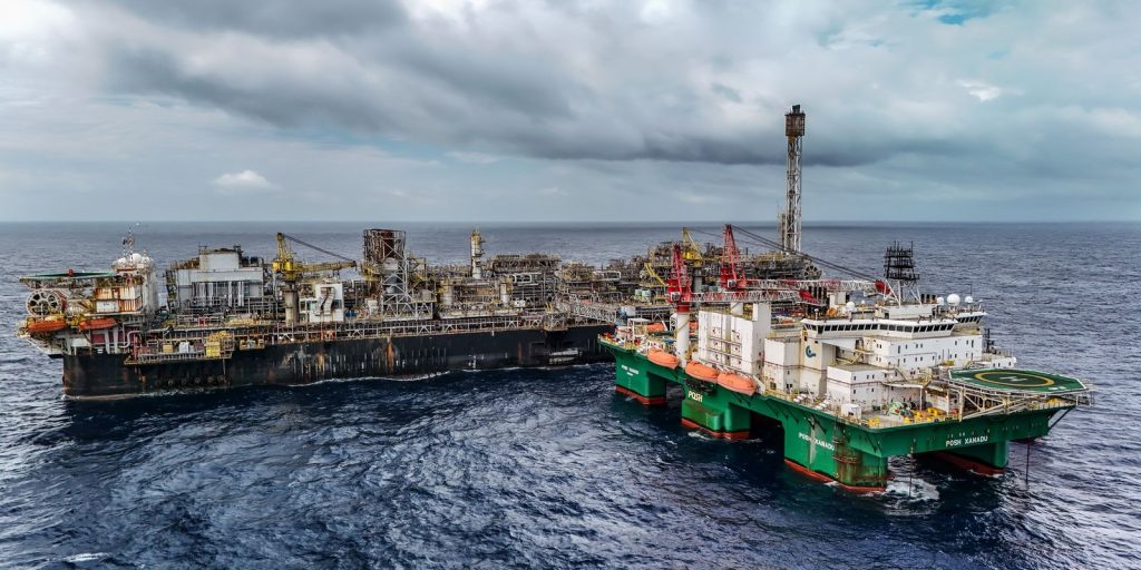 Governo prorroga cobrança de imposto sobre vendas externas de petróleo