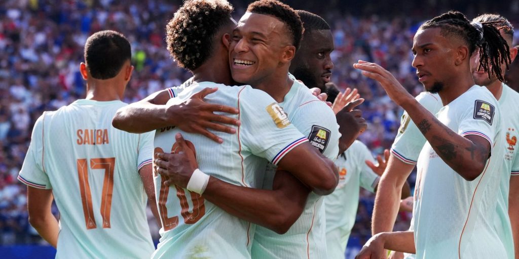 Campeões dominam semifinais após quase quatro décadas