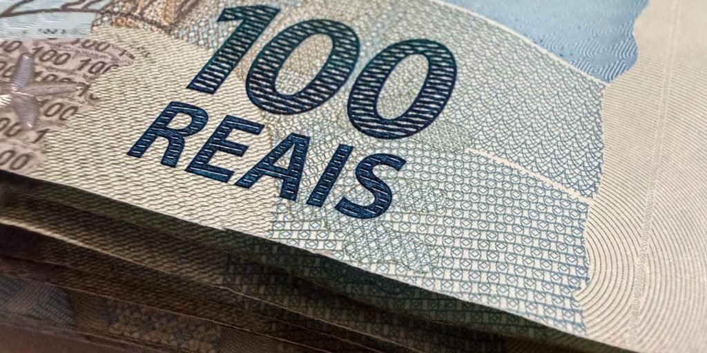 Real fecha no melhor nível em um mês; Ibovespa resiste apesar de volatilidade