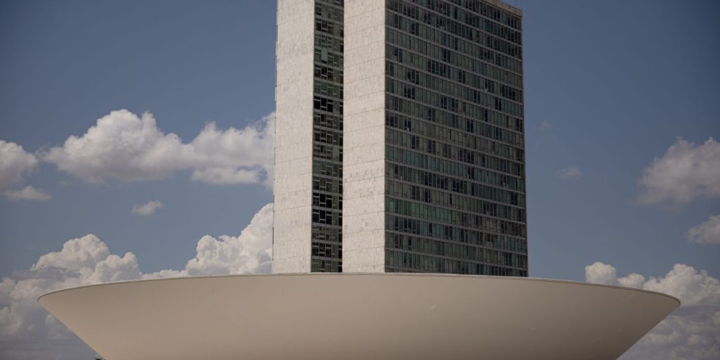 Câmara instala comissão para debater redução da maioridade penal