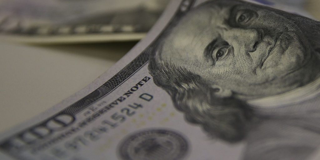 EUA aplicam sobretarifa de 25% a produtos brasileiros; saiba o impacto