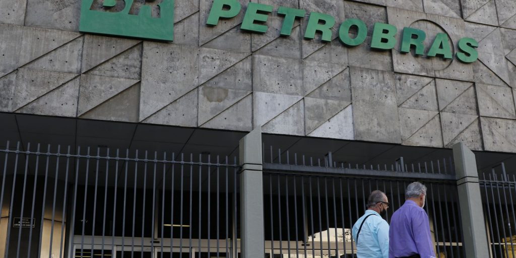 Petrobras reduz querosene de aviação em 14,5% com arrefecimento de tensões