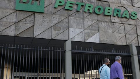 Petrobras reduz querosene de aviação em 14,5% com arrefecimento de tensões