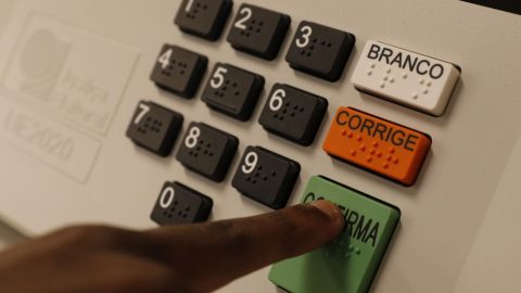 PDT selaciona Lula em convenção e se alinha à frente de esquerda