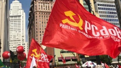 PCdoB declara apoio a Lula para disputa presidencial