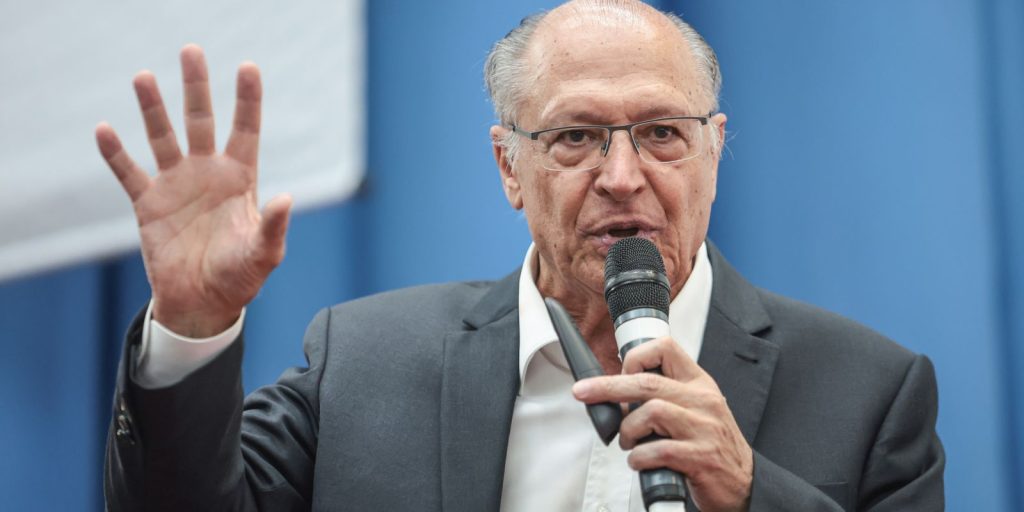 Alckmin critica interferência de Milei em eleições brasileiras