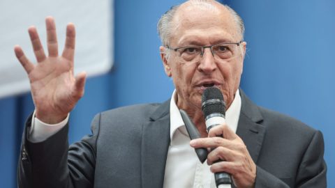 Alckmin critica interferência de Milei em eleições brasileiras
