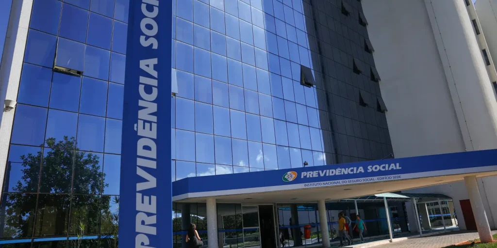 INSS terá R$ 5 bilhões a menos em gastos para 2027