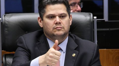 Alcolumbre libera PEC do fim da 6×1 após reunião com Lula
