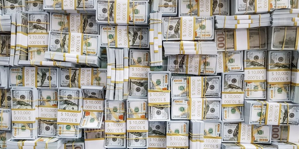 Dólar recua a R$ 5,14 em dia de recuperação dos mercados