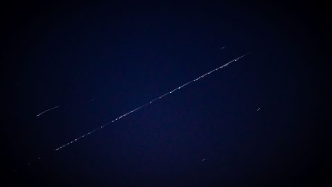 Chuva de satélites ameaça futuro da astronomia