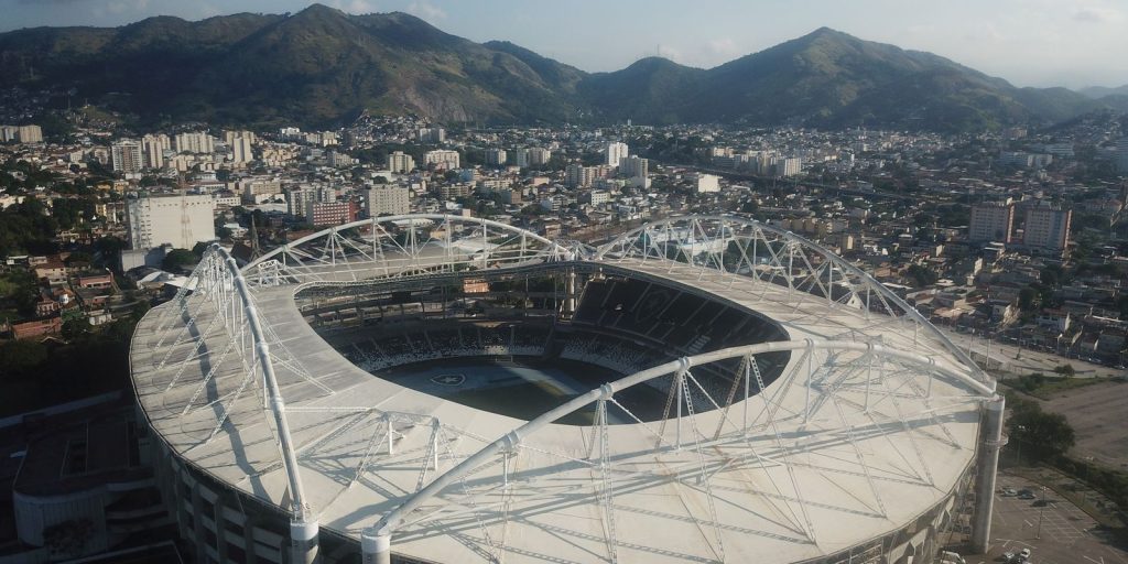 Temporal adia clássico feminino no Rio para segunda-feira