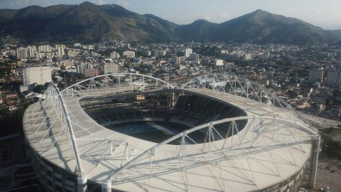 Temporal adia clássico feminino no Rio para segunda-feira