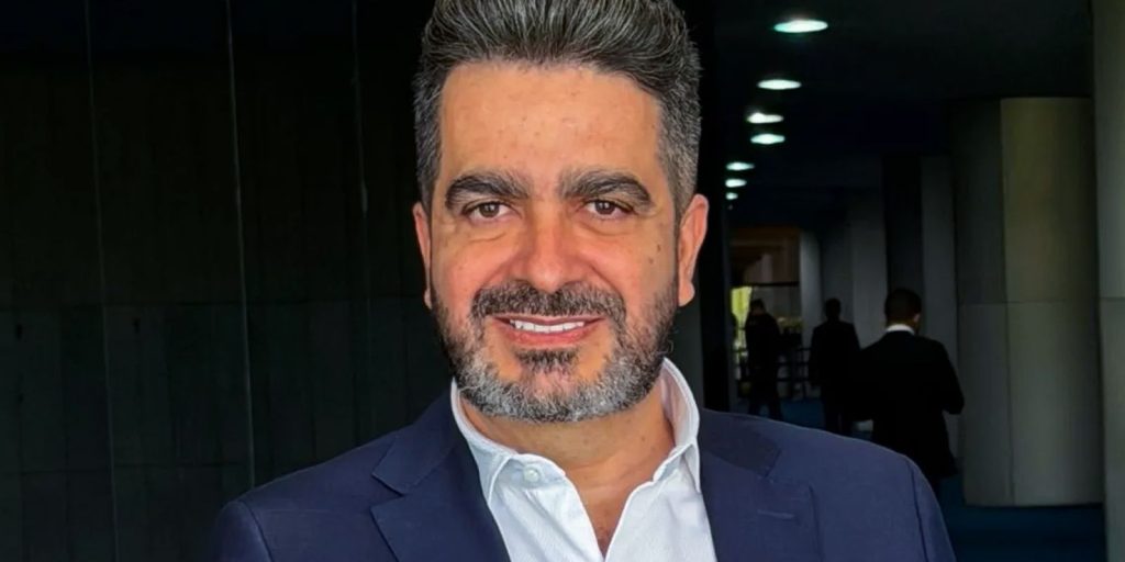 PRTB oficializa Leonardo Avalanche como candidato presidencial