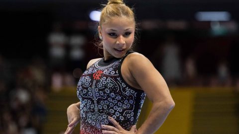 Flávia Saraiva conquista dois ouros no Brasileiro de Ginástica