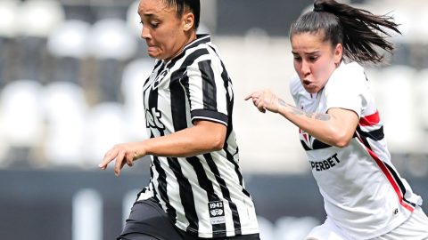 São Paulo bate Botafogo e empata com Corinthians na liderança