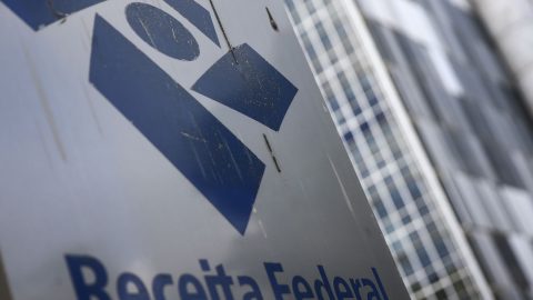 Receita adia implementação de tributos da reforma nos documentos fiscais