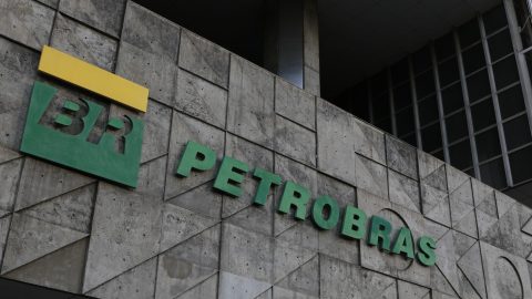 Petrobras lucra R$ 52,4 bi e bate recorde operacional no 2º trimestre
