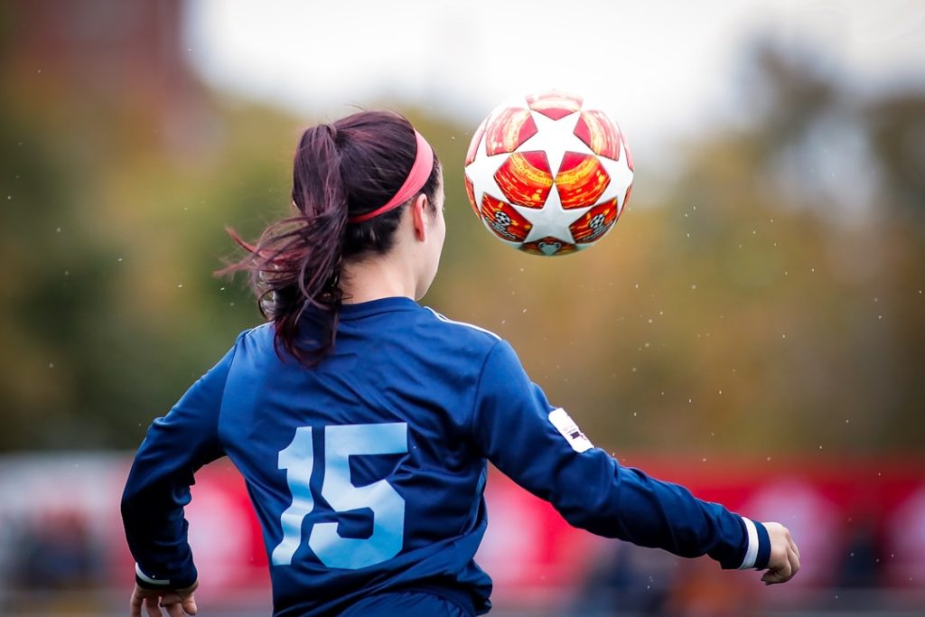 Futebol feminino: crescimento, desafios e perspectivas