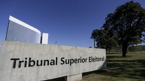 TSE cria conselho para frear IA e fake news nas eleições