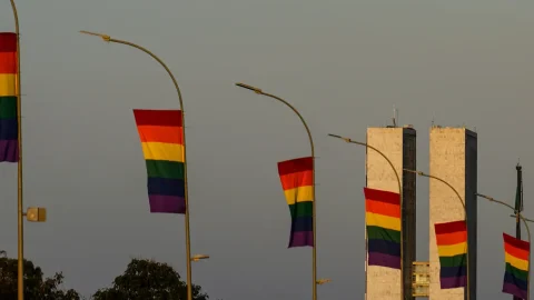 Candidaturas LGBT+ crescem 57% e conquistam mais partidos em 2026