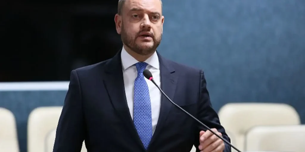 Rio corta mais de 6 mil cargos e projeta economia de R$ 221 milhões