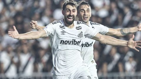 Santos volta a vencer como visitante e sai do Z-4 com goleada