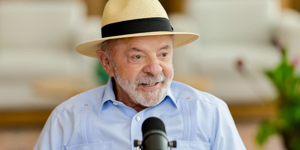 Lula disputa reeleição pelo PT com agenda voltada a políticas sociais