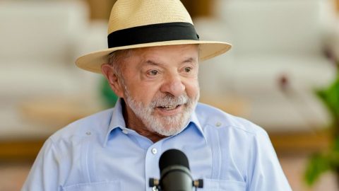 Lula disputa reeleição pelo PT com agenda voltada a políticas sociais