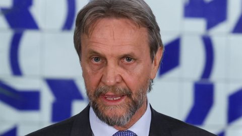 Líder petista da Câmara segue internado após AVC, mas sem complicações