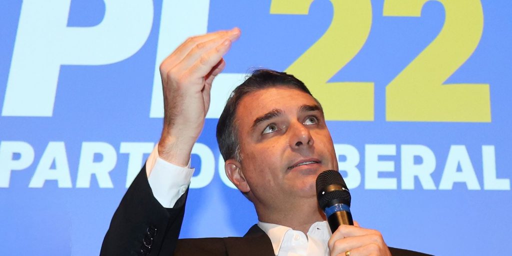 Flávio Bolsonaro é candidato presidencial pelo PL em 2026