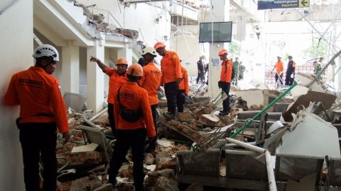 Indonésia registra terremoto de magnitude 7,7 com dezenas de mortes