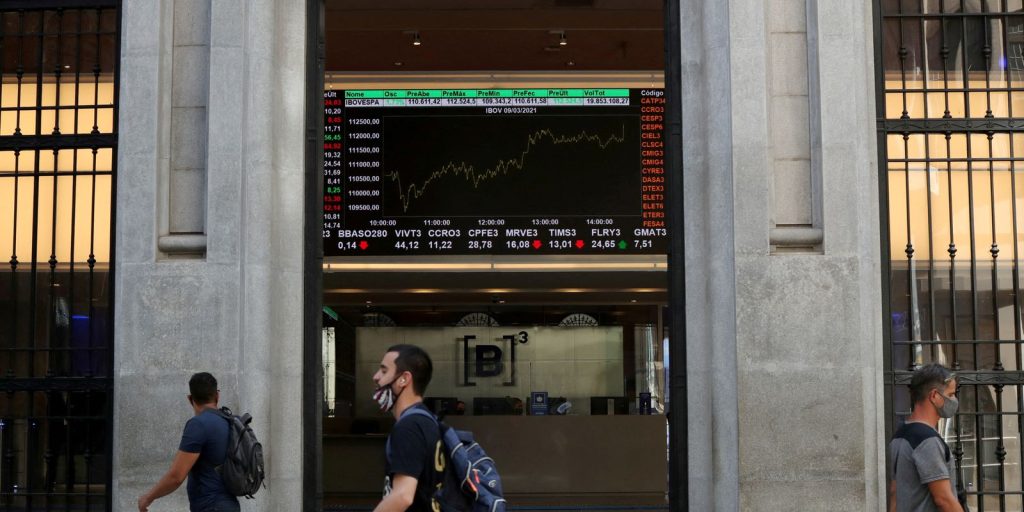 Petrobras dispara e Ibovespa bate recorde em quatro meses