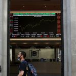 Petrobras dispara e Ibovespa bate recorde em quatro meses